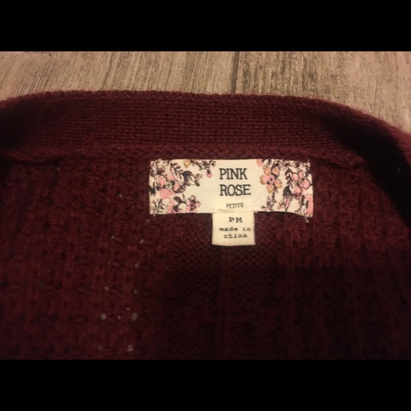 SOLD🚫🚫🚫 Burgundy Pink Rose Cardigan - Picture 2 of 2